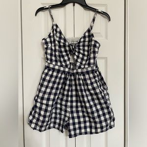 Cute American Eagle Outfitters black and white romper. Size small.